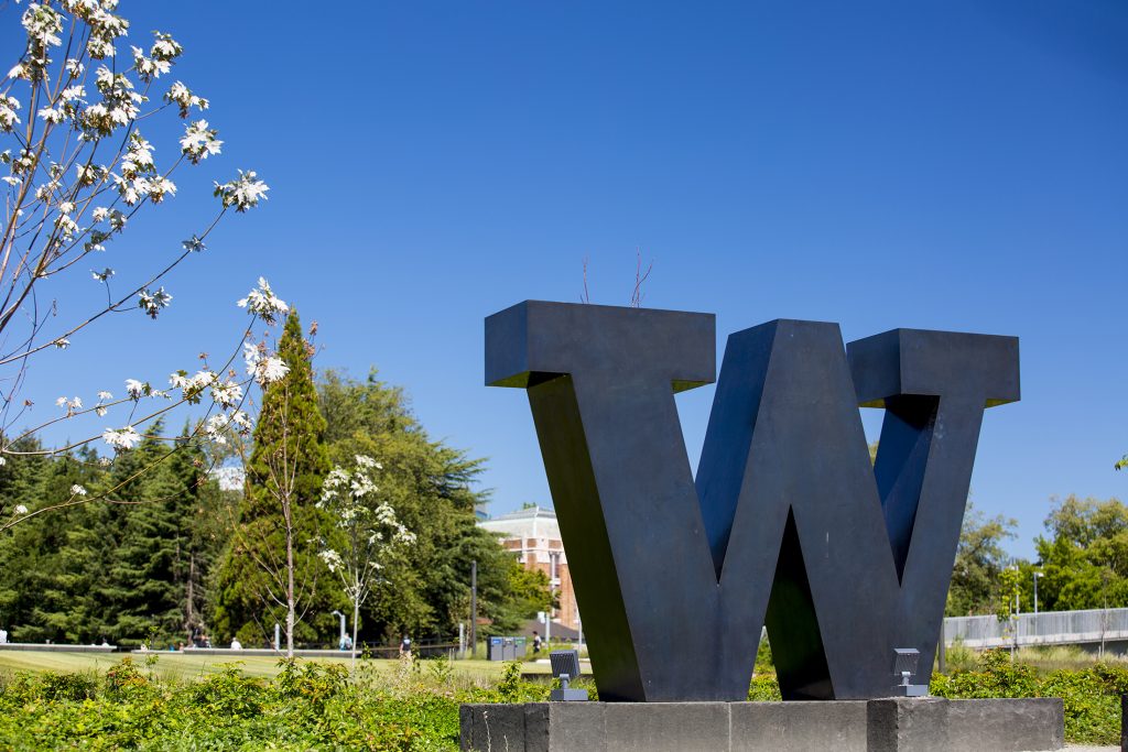 w statue